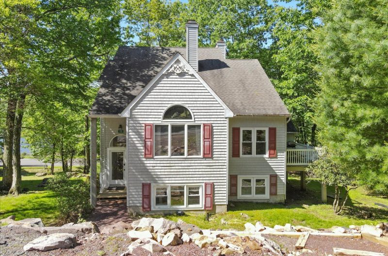 Mesmerising Villa/Castle for Rent with Indoor Pool in Poconos, PA (252