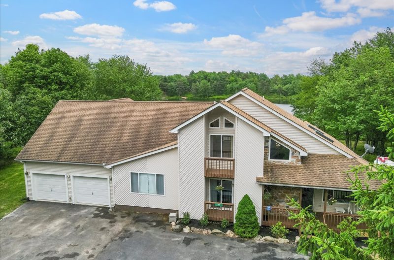 174 Acre Mansion Rental in Poconos (1700) HolidayKeepers