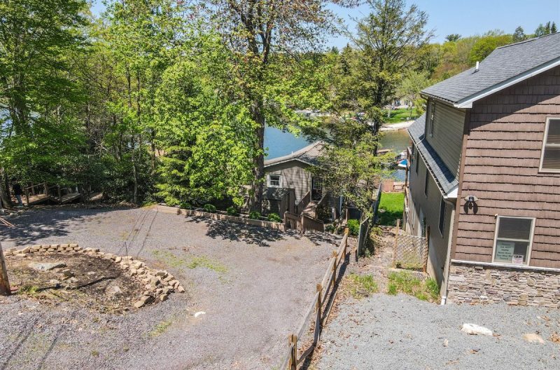 Mesmerising Villa/Castle for Rent with Indoor Pool in Poconos, PA (252) HolidayKeepers