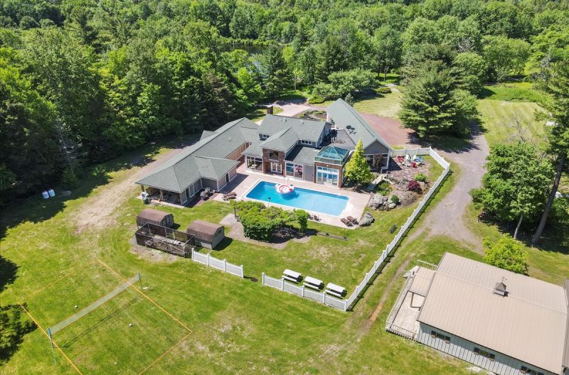 Find Luxury Kosher Villas & Vacation Homes in the Poconos, PA