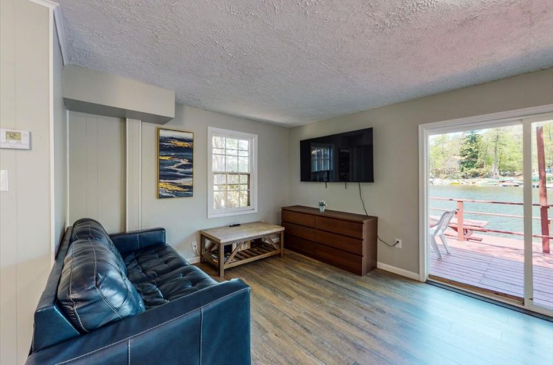 Mesmerising Villa/Castle for Rent with Indoor Pool in Poconos, PA (252