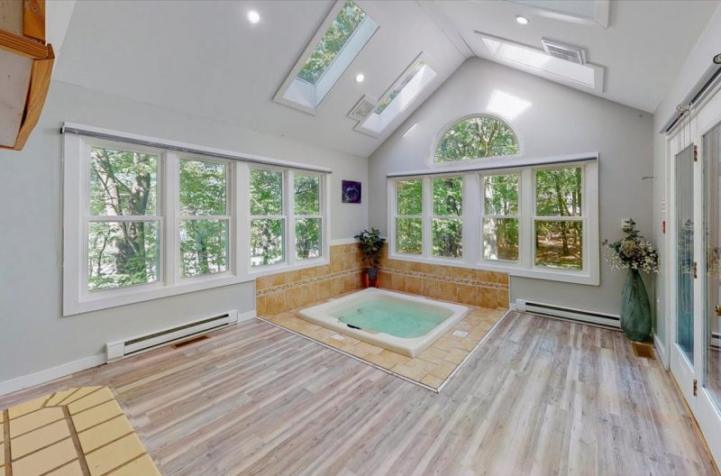 Mesmerising Villa/Castle for Rent with Indoor Pool in Poconos, PA (252