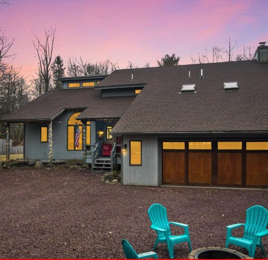 holidaykeepers Rent This 5BR Lake Harmony Cabin with Serene Views, Hot Tub in Poconos (197)
