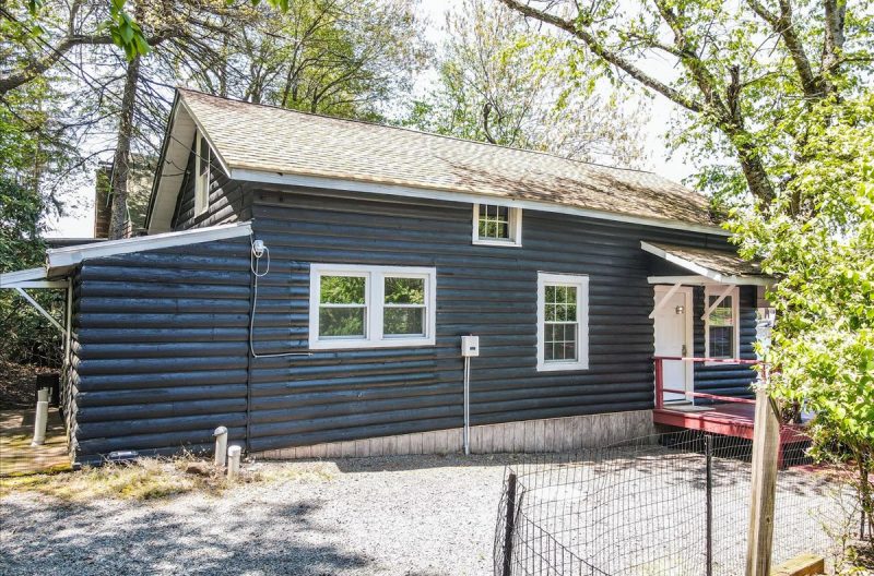 Mesmerising Villa/Castle for Rent with Indoor Pool in Poconos, PA (252