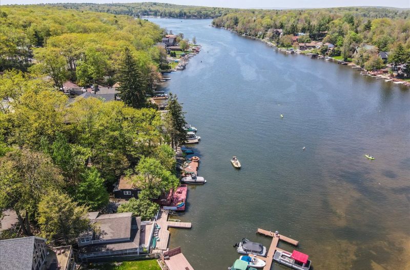 Mesmerising Villa/Castle for Rent with Indoor Pool in Poconos, PA (252) HolidayKeepers