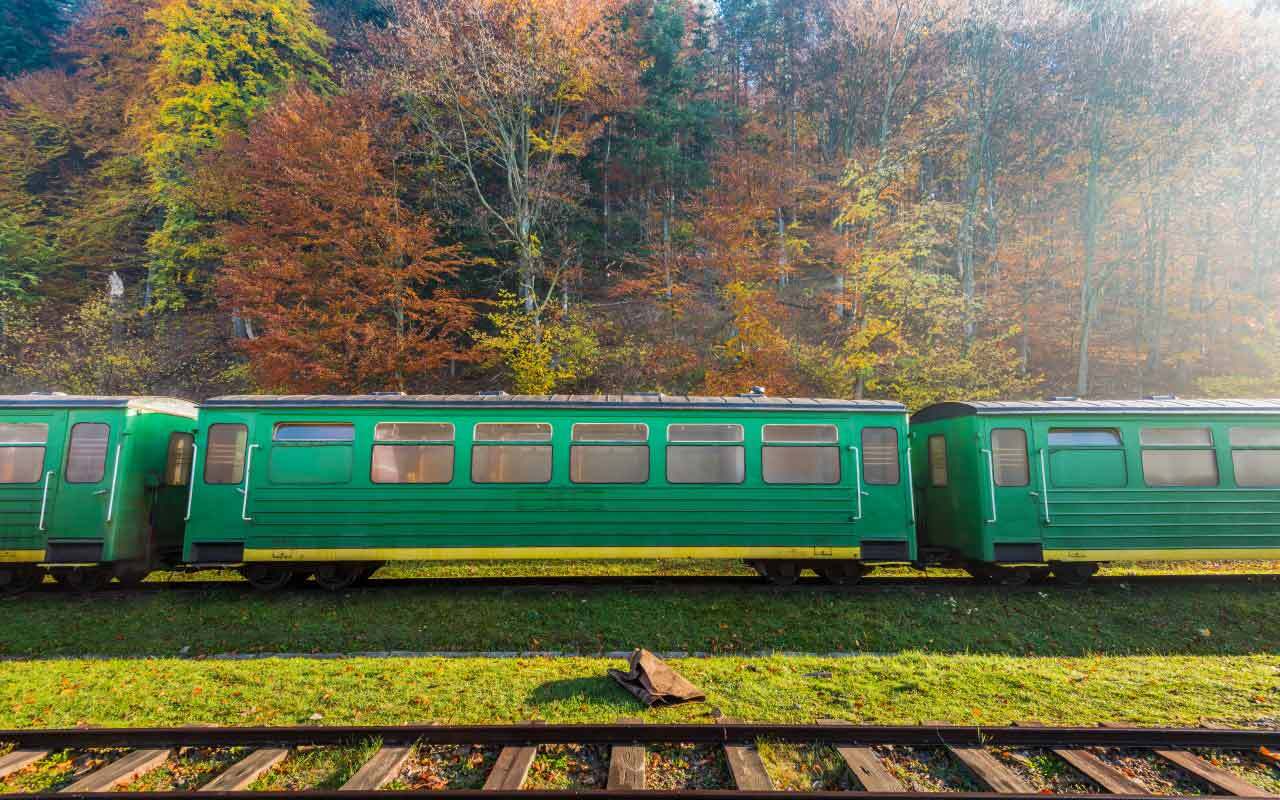 Top 3 Fall Foliage Train Rides in the Poconos HolidayKeepers
