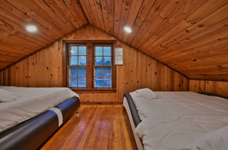 Mesmerising Villa for Rent with Indoor Pool in Poconos, PA (252