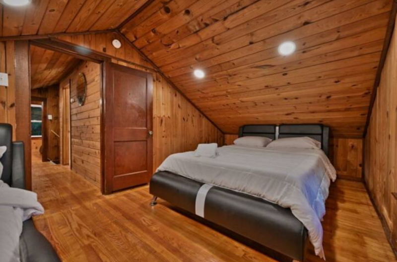 174 Acre Mansion Rental in Poconos (1700) HolidayKeepers