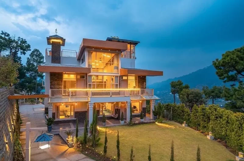 Luxury Mansion w/ Table Tennis, Jacuzzi nr Kasauli - HolidayKeepers